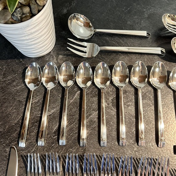 Elegant Stainless Steel Flatware Set 45 Pieces Service for 8 Plus Serving Pieces - Picture 8 of 14